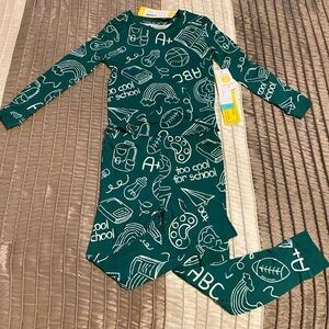 NEW-33 Degrees Chalkboard Doodles Long John Set. Green. Size 5.